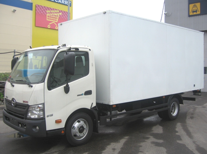 Промтоварный фургон HINO 300 XZU720/730L до 8т