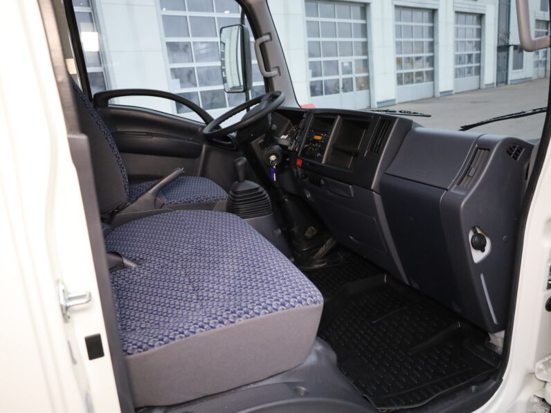 Изотермический фургон Isuzu ELF NМR85Н 9