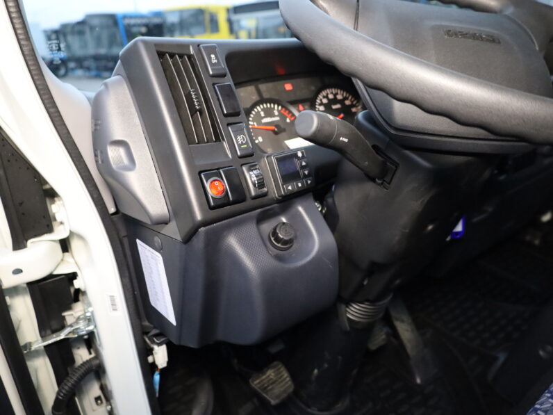 Изотермический фургон Isuzu ELF NМR85Н 10