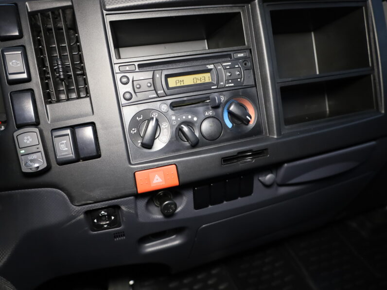 Изотермический фургон Isuzu ELF NМR85Н 15