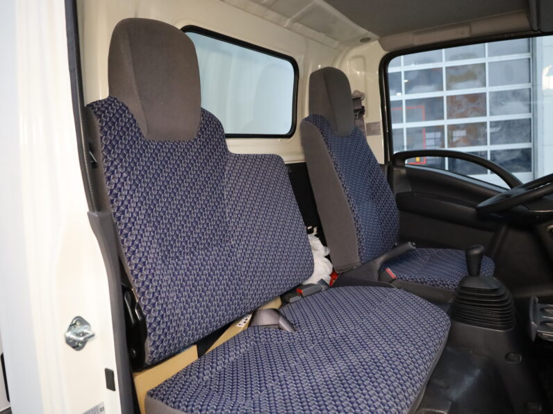 Изотермический фургон Isuzu ELF NМR85Н 16