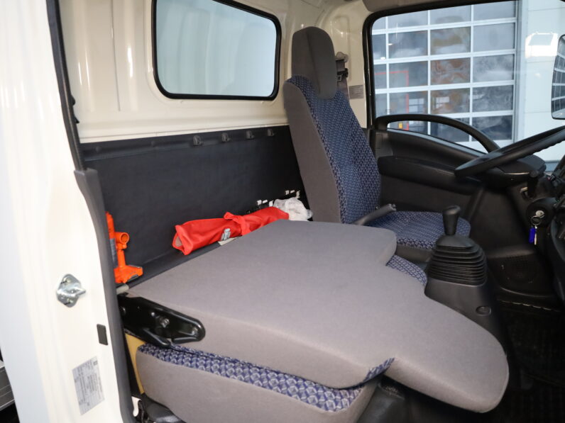 Изотермический фургон Isuzu ELF NМR85Н 17