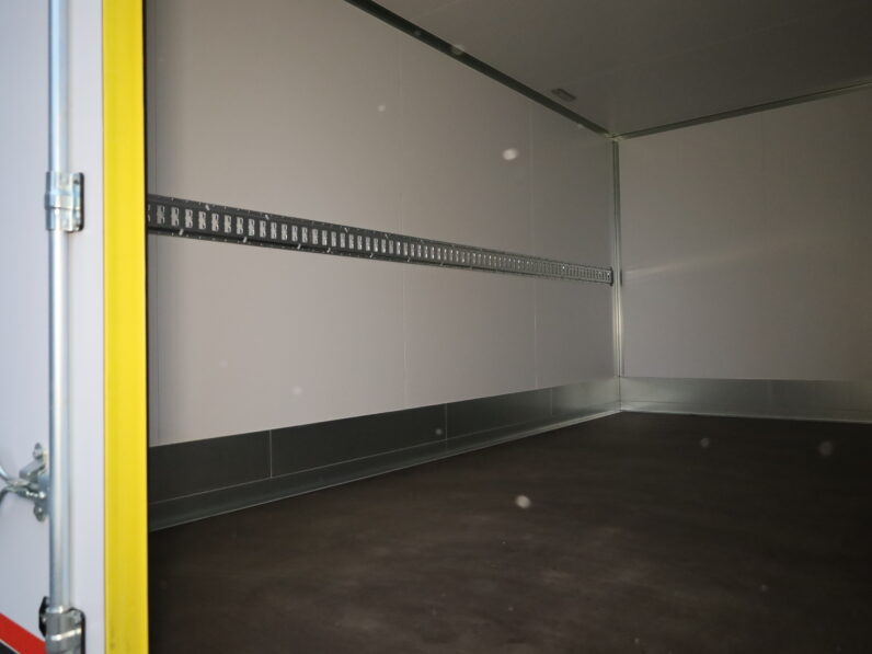 Изотермический фургон Isuzu ELF NМR85Н 19