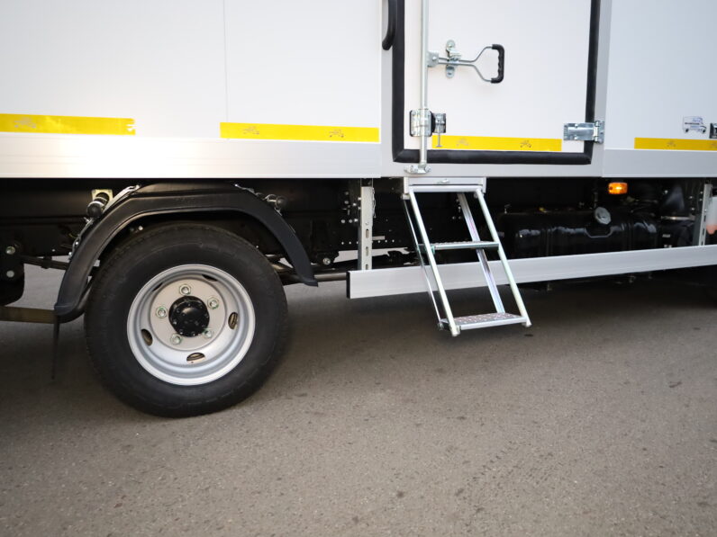 Изотермический фургон Isuzu ELF NМR85Н 23