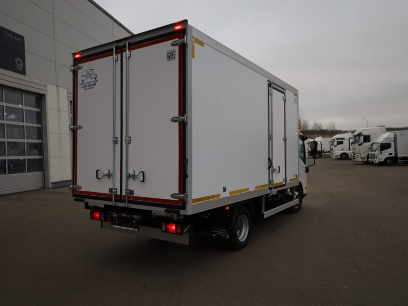 Изотермический фургон Isuzu ELF NМR85Н 4