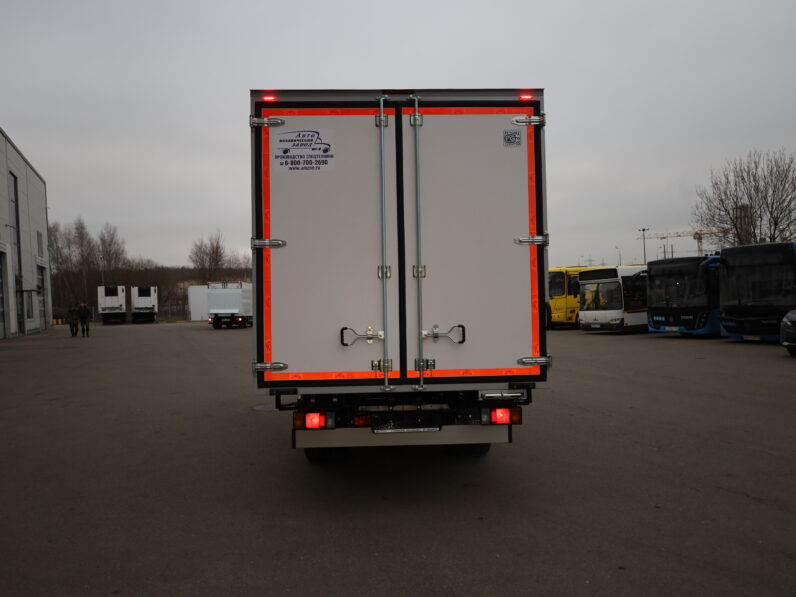 Изотермический фургон Isuzu ELF NМR85Н 5