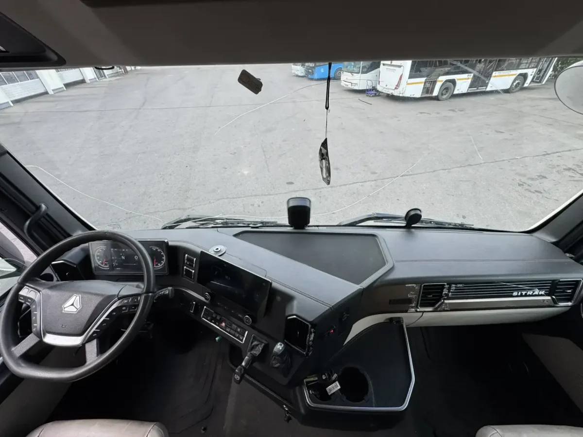 Кабина sitrak c7h max
