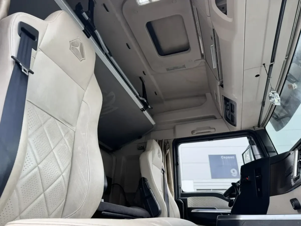 Тягач sitrak c7h max