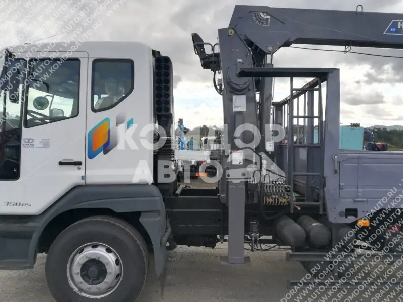 Грузовик с манипулятором HRS216 на шасси Daewoo Novus CL8CF 2