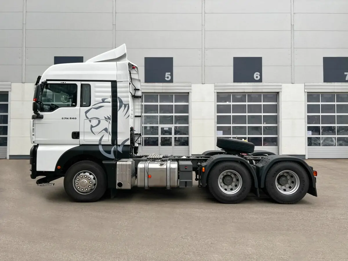 sitrak 6x4 седельный тягач