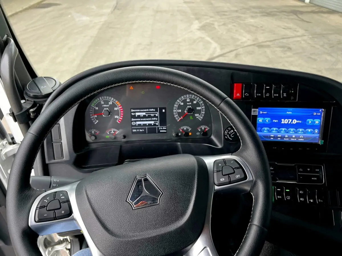 sitrak 6x4 тягач обзор салона