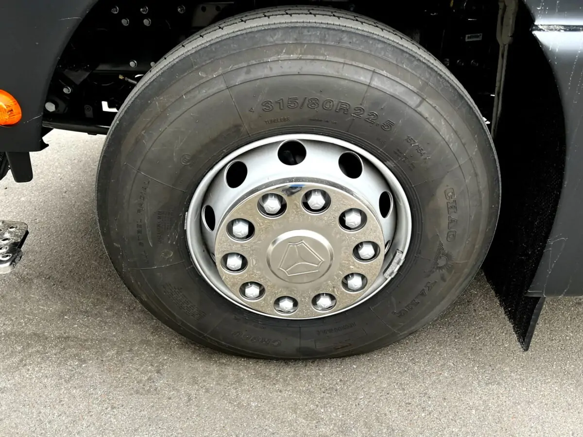 sitrak 6x4 тягач_шины