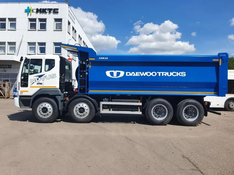 Самосвал 22 куб. м Daewoo Novus CR8M7