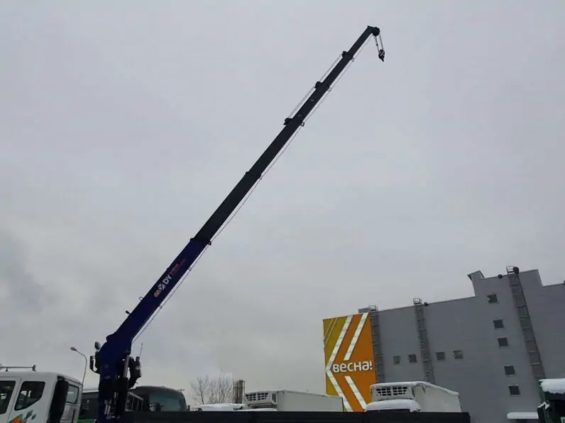 Грузовик с манипулятором HKTC 8016 на шасси Daewoo Novus CL7AF