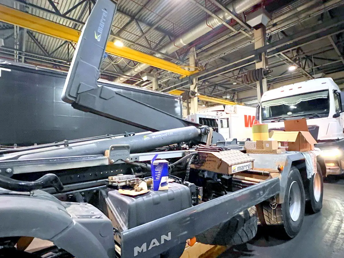 photo_5339313500993994316_y