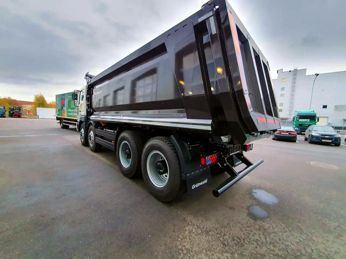 Самосвал Daewoo Novus