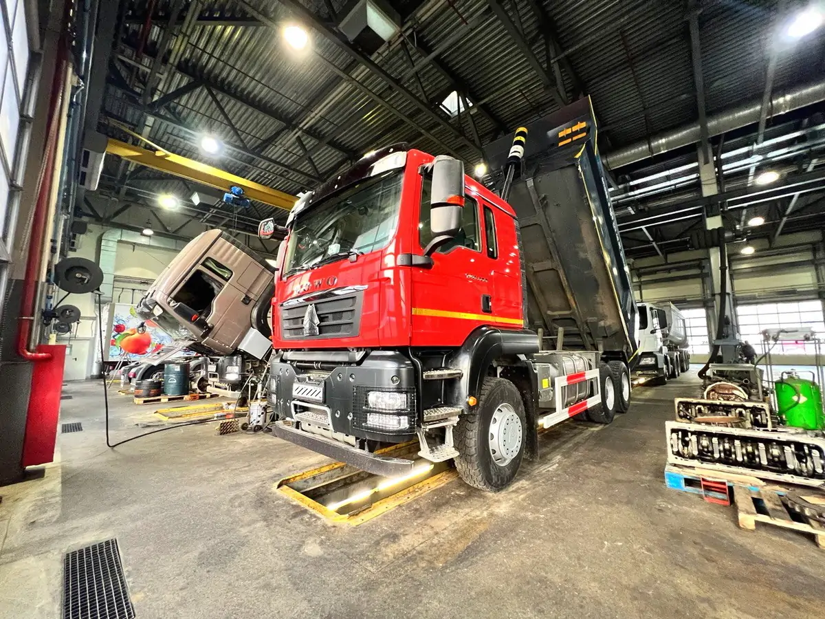 photo_5208671573786084600_y