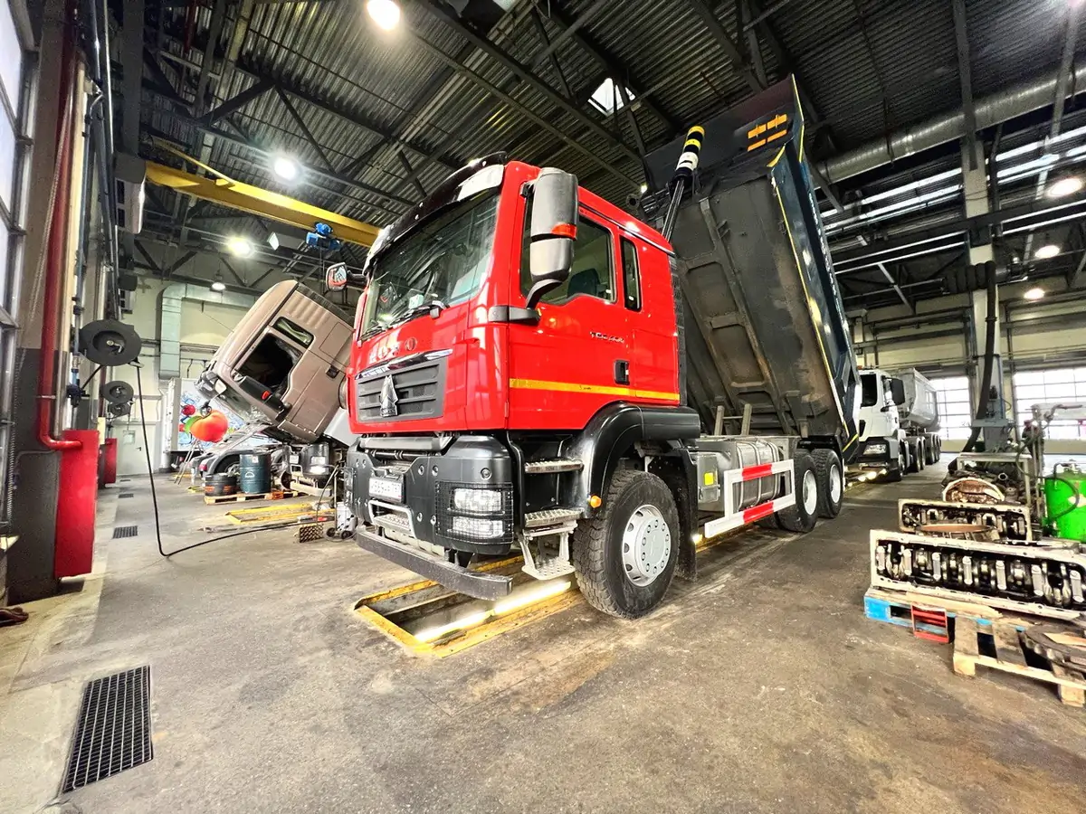 photo_5208671573786084601_y