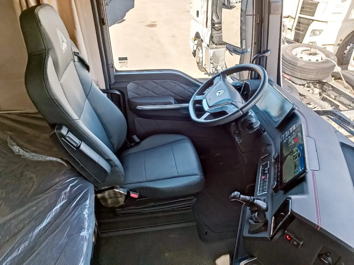 sitrak max c7h тягач 6x4 Sitrak max c7h тягач 6x4