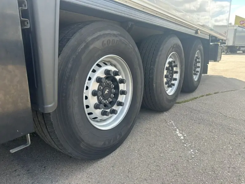 Полуприцеп БУ полуприцеп рефрижератор Schmitz (с пробегом) 26