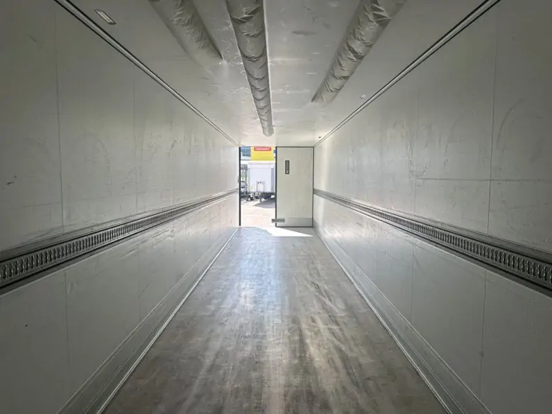 Полуприцеп БУ полуприцеп рефрижератор Schmitz (с пробегом) 12