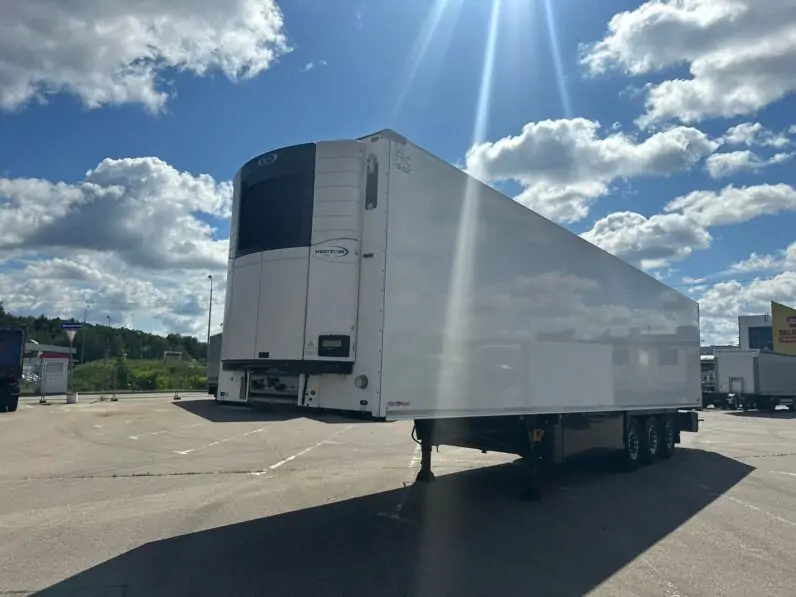 Полуприцеп БУ полуприцеп рефрижератор Schmitz (с пробегом)