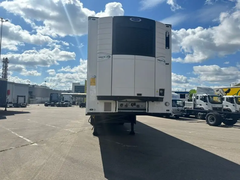 Полуприцеп БУ полуприцеп рефрижератор Schmitz (с пробегом) 1