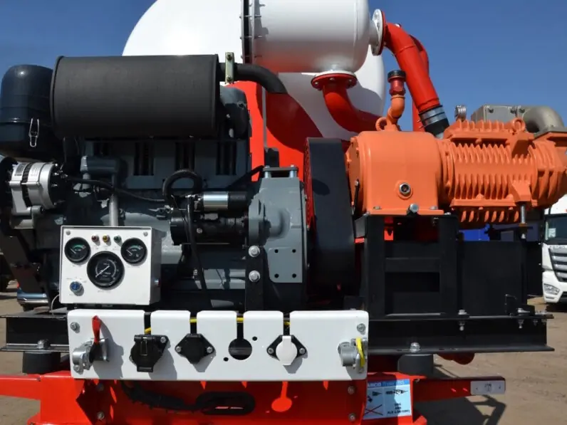 Полуприцеп ЦЕМЕНТОВОЗ ВАКУУМНЫЙ GUTEWOLF 8