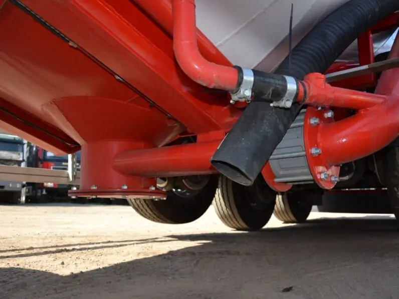 Полуприцеп ЦЕМЕНТОВОЗ ВАКУУМНЫЙ GUTEWOLF 10