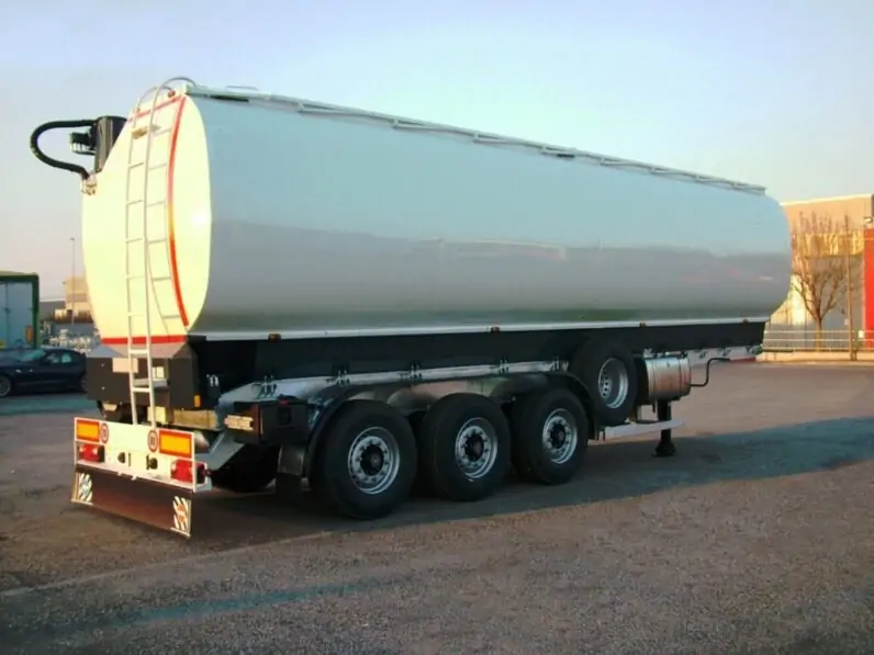 Полуприцеп Полуприцеп Зерновоз стальной со шнековой выгрузкой GuteWolf