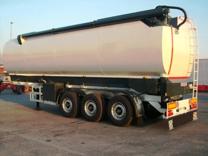 Полуприцеп Полуприцеп Зерновоз стальной со шнековой выгрузкой GuteWolf 1