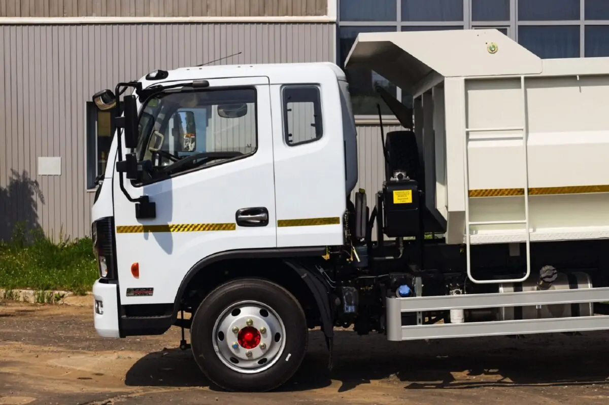 C120s dongfeng обзор кабины внаружи