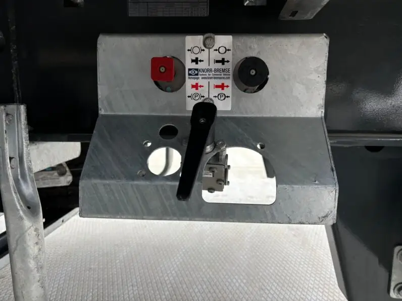 Полуприцеп ТЕНТОВАННЫЙ ПОЛУПРИЦЕП MAMMUТ WORLD CH 246-D 4