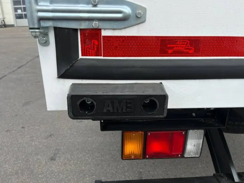 Рефрижератор на базе шасси Isuzu ELF NPR75 LK 19