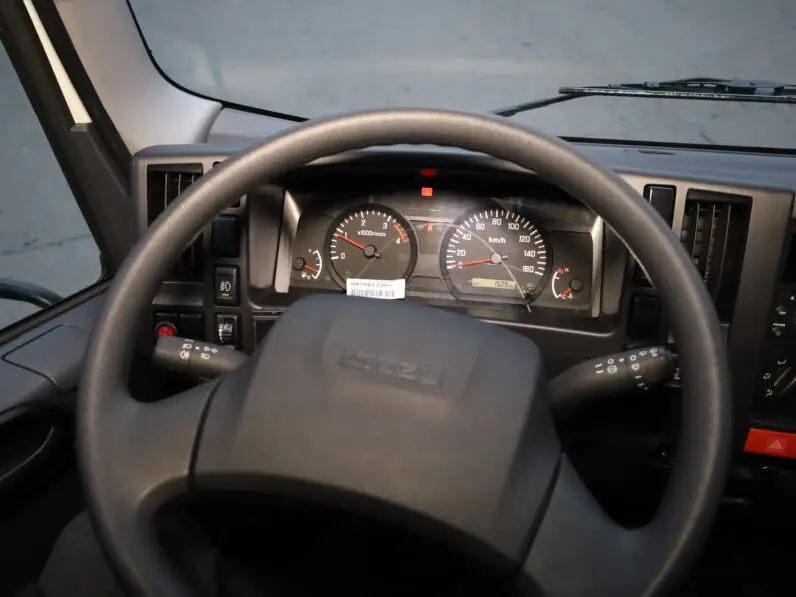 Изотермический фургон Isuzu ELF NМR85Н 11