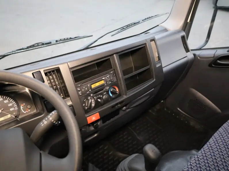 Изотермический фургон Isuzu ELF NМR85Н 12