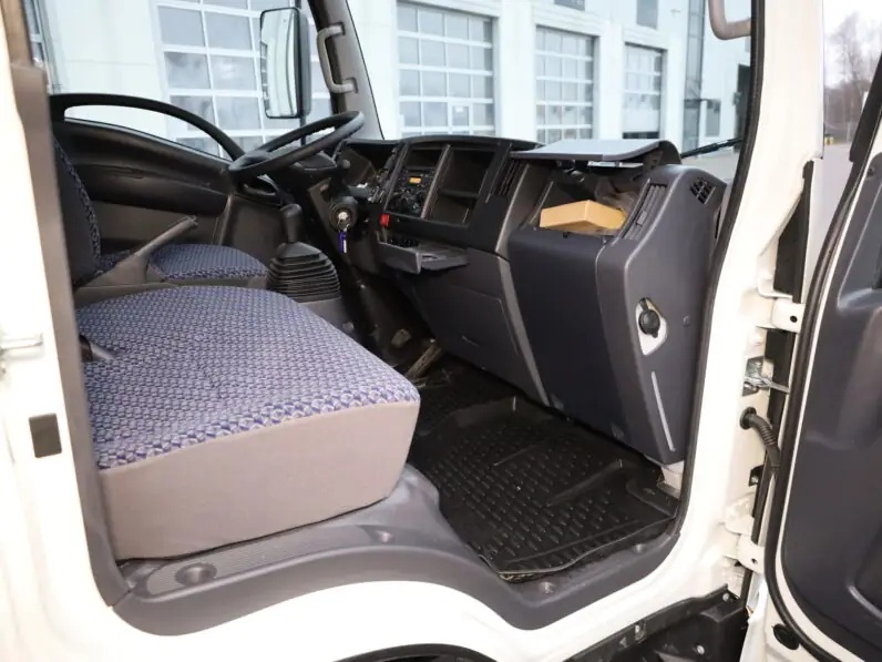 Изотермический фургон Isuzu ELF NМR85Н 18