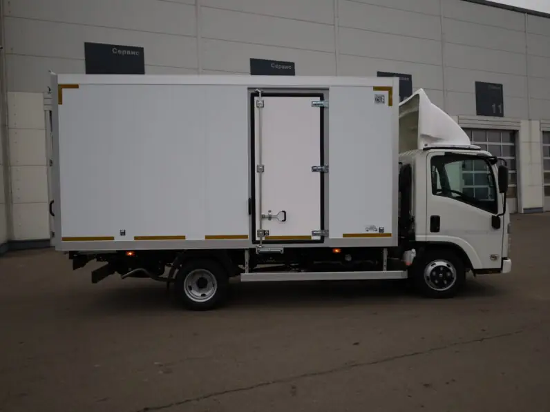 Изотермический фургон Isuzu ELF NМR85Н 3