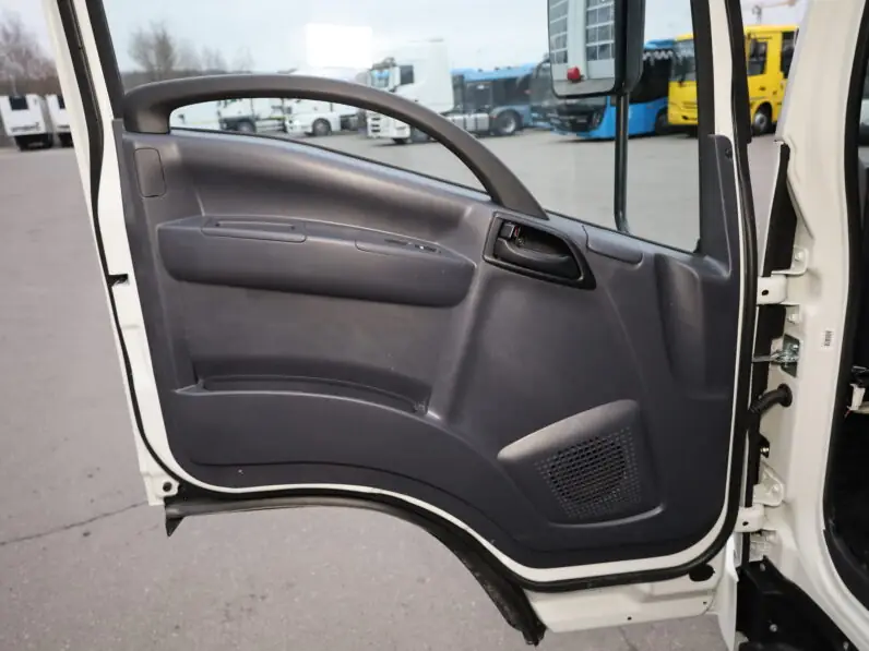 Изотермический фургон Isuzu ELF NМR85Н 8